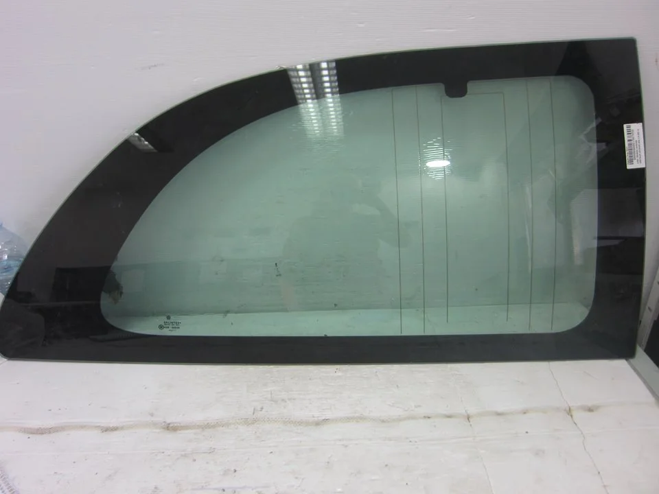 Foto de LUNA TRASERA DERECHA CHRYSLER VOYAGER (RG) 2.8 CRD CAT (150 CV / 110 KW)