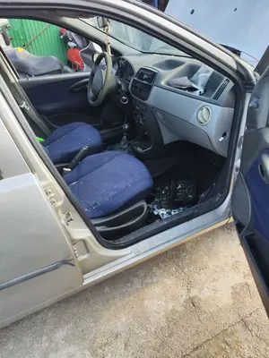 Foto de GOMAS CONTORNO PUERTA FIAT II PUNTO (188) BERLINA 1.2 CAT (60 CV / 44 KW)