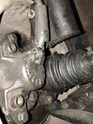 Foto de PINZA DE FRENO DELANTERA DERECHA RENAULT CLIO II FASE I (B/CB0) 1.4 16V (98 CV / 72 KW)