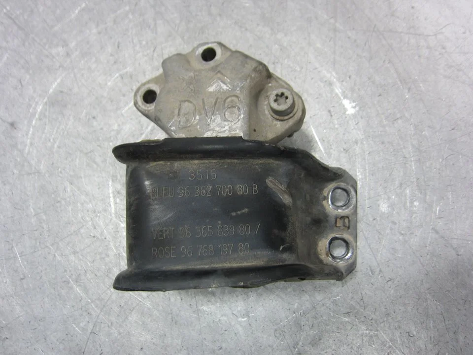 Foto de SOPORTE MOTOR DERECHO CITROEN DS4 referencia 9636270080B
