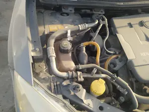Foto de CONDENSADOR / RADIADOR AIRE ACONDICIONADO RENAULT MEGANE III BERLINA 5P 1.6 16V CAT (101 CV / 74 KW) referencia 921003293R foto 3