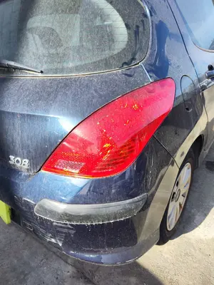 Foto de PILOTO TRASERO DERECHO PEUGEOT 308 1.6 16V (120 CV / 88 KW) referencia 6351CV
