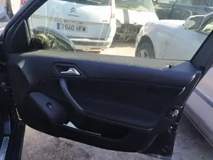 Foto de MANETA INTERIOR DELANTERA DERECHA MERCEDES-BENZ CLASE C (BM 203) BERLINA 2.2 CDI CAT (150 CV / 110 KW) referencia A2037273628 5170