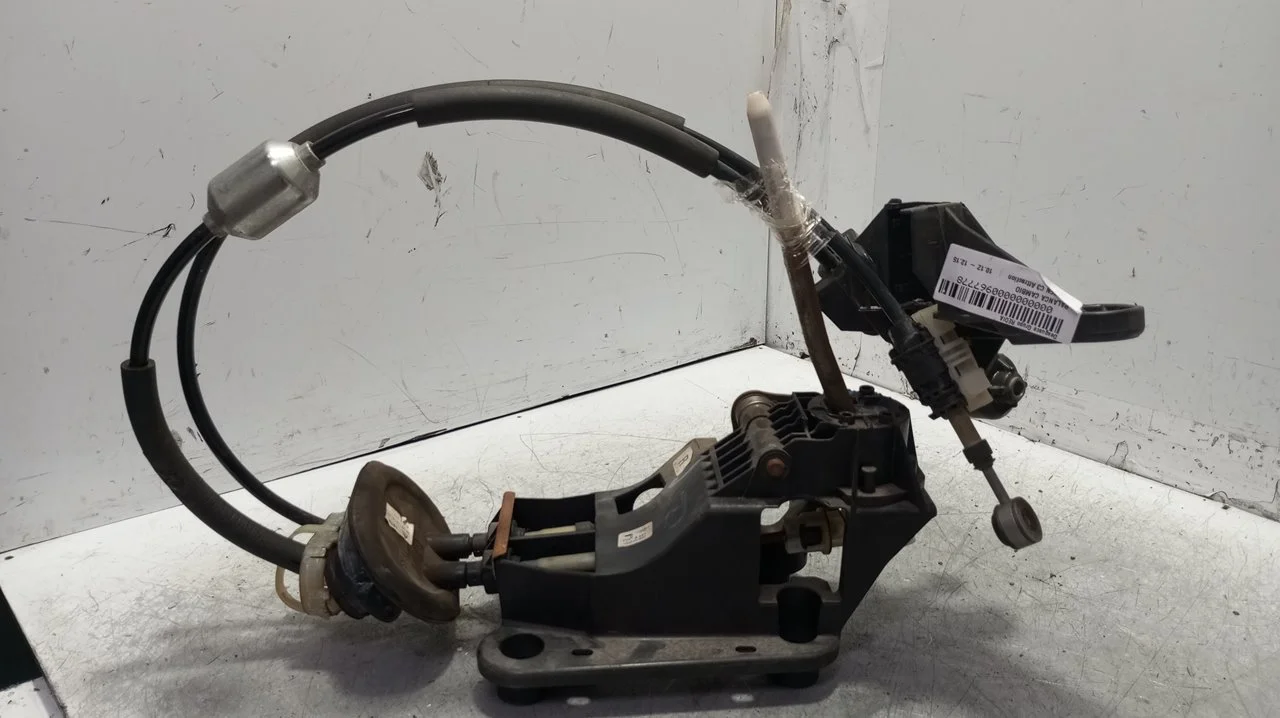 Foto de PALANCA CAMBIO CITROEN C3 1.0 VTi (68 CV / 50 KW) referencia 980816480