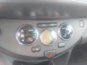 Foto de MANDO CALEFACCION / AIRE ACONDICIONADO NISSAN NOTE (E11E) 1.4 CAT (88 CV / 65 KW) referencia 27515BH00B