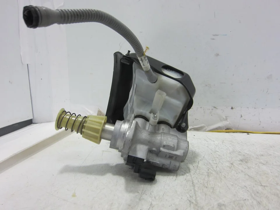 Foto de BOMBA FRENO AUDI A4 AVANT (8W5) referencia 32670042