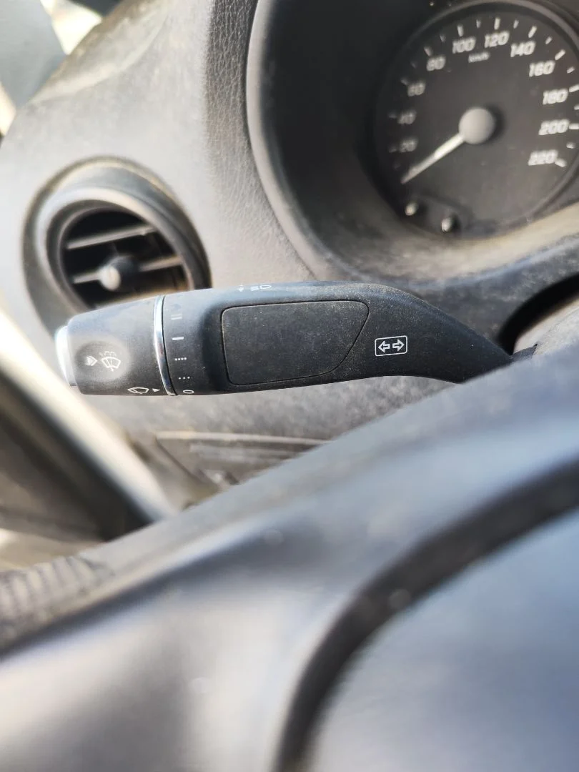 Foto de MANDO MULTIFUNCION MERCEDES-BENZ VITO FURGÓN (447) 1.6 CDI CAT (114 CV / 84 KW)