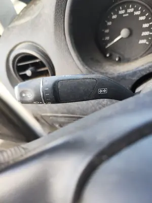 Foto de MANDO MULTIFUNCION MERCEDES-BENZ VITO FURGÓN (447) 1.6 CDI CAT (114 CV / 84 KW)