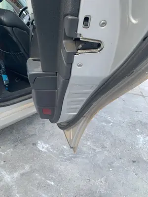 Foto de CERRADURA PUERTA TRASERA DERECHA MERCEDES-BENZ CLASE E (BM 211) BERLINA 2.7 CDI CAT (177 CV / 130 KW) referencia A2117300535