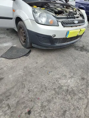 Foto de PARAGOLPES DELANTERO FORD FIESTA (CBK) 1.4 TDCi CAT (68 CV / 50 KW) referencia 1385168 foto 2