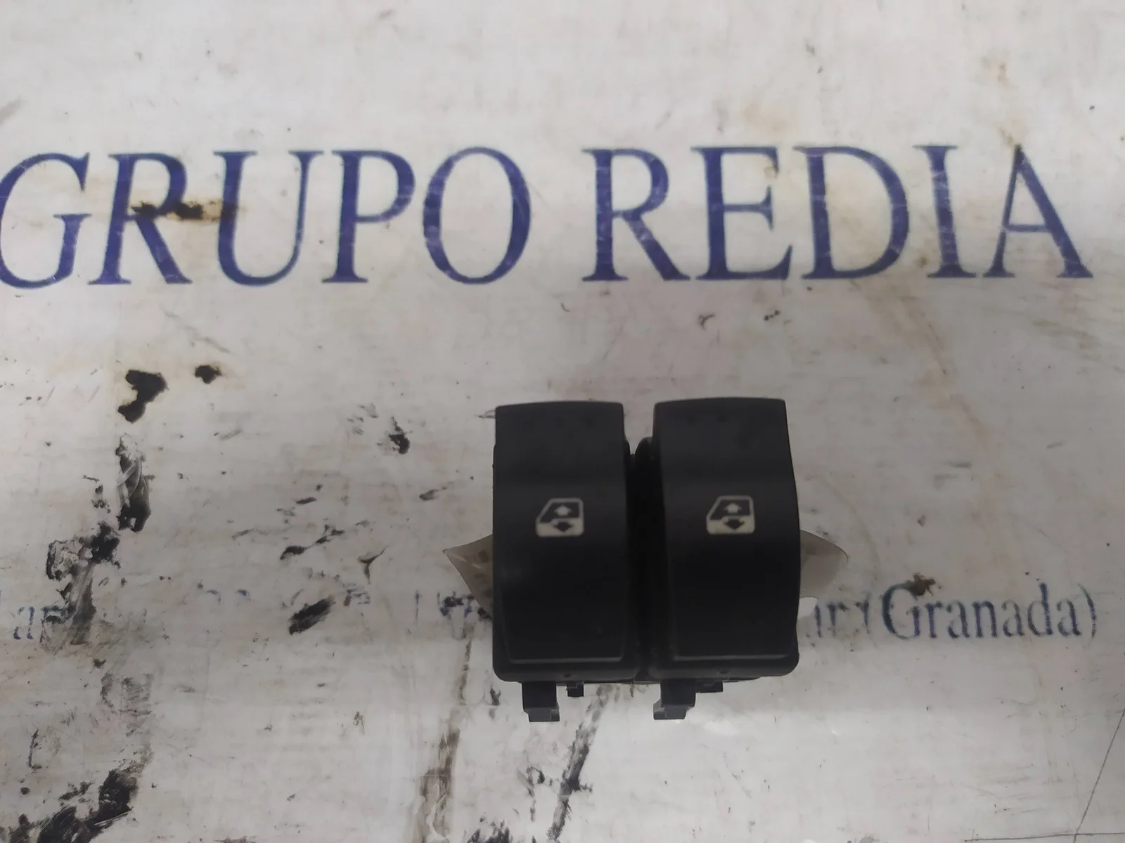 Foto de MANDO ELEVALUNAS DELANTERO IZQUIERDO RENAULT MEGANE II BERLINA 5P 1.9 dCi Diesel FAP CAT (110 CV / 81 KW) referencia 8200315034