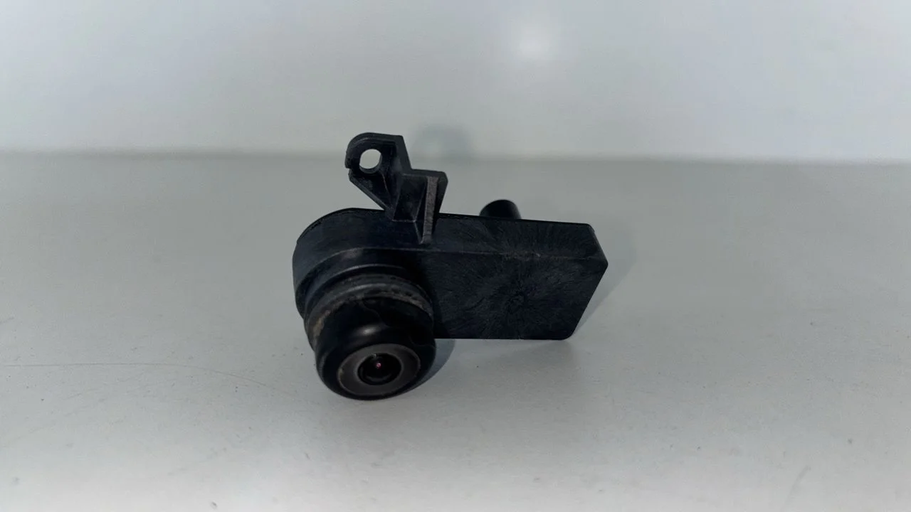 Foto de CAMARA VISION TRASERA TESLA MODEL 3 eléctrico 258 kW (cont. 153 kW) (350 CV / 258 KW) referencia 109594900E