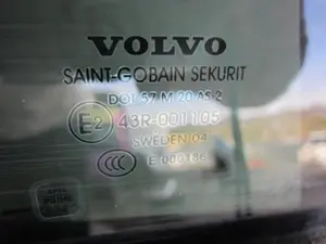 Foto de LUNA TRASERA DERECHA VOLVO S40 BERLINA 2.5 20V Turbo CAT (220 CV / 162 KW) referencia 43R001105 foto 2