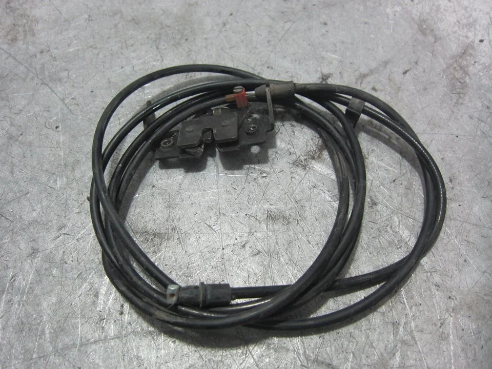 Foto de CERRADURA ASIENTO PIAGGIO (VESPA) X 7 124 cm3 - 11 kW (15 CV / 11 KW) referencia CM023703