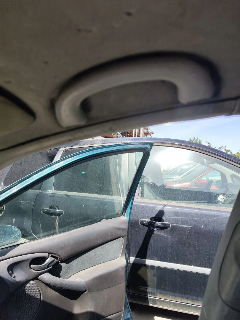 Foto de ASIDERO TECHO DELANTERO DERECHO FORD FOCUS BERLINA (CAK) 1.6 16V CAT (101 CV / 74 KW)