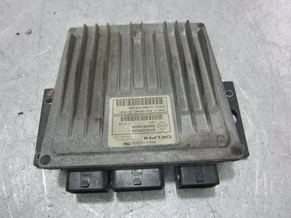 Foto de CENTRALITA MOTOR UCE RENAULT CLIO III 1.5 dCi Diesel (68 CV / 50 KW) referencia 8200399038
