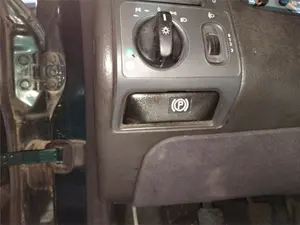 Foto de FRENO DE MANO ELECTRICO MERCEDES-BENZ CLASE E (BM 210) BERLINA
