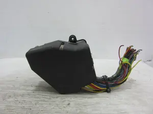 Foto de CAJA RELES / FUSIBLES AUDI A3 (8L) 1.9 TDI (110 CV / 81 KW) referencia 8D1941824 foto 2
