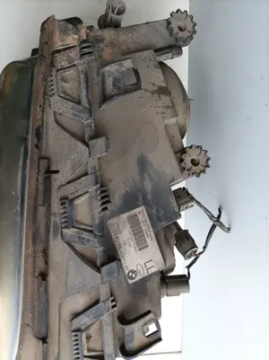 Foto de FARO DERECHO BMW SERIE 3 BERLINA (E46) referencia 63126910956 foto 6