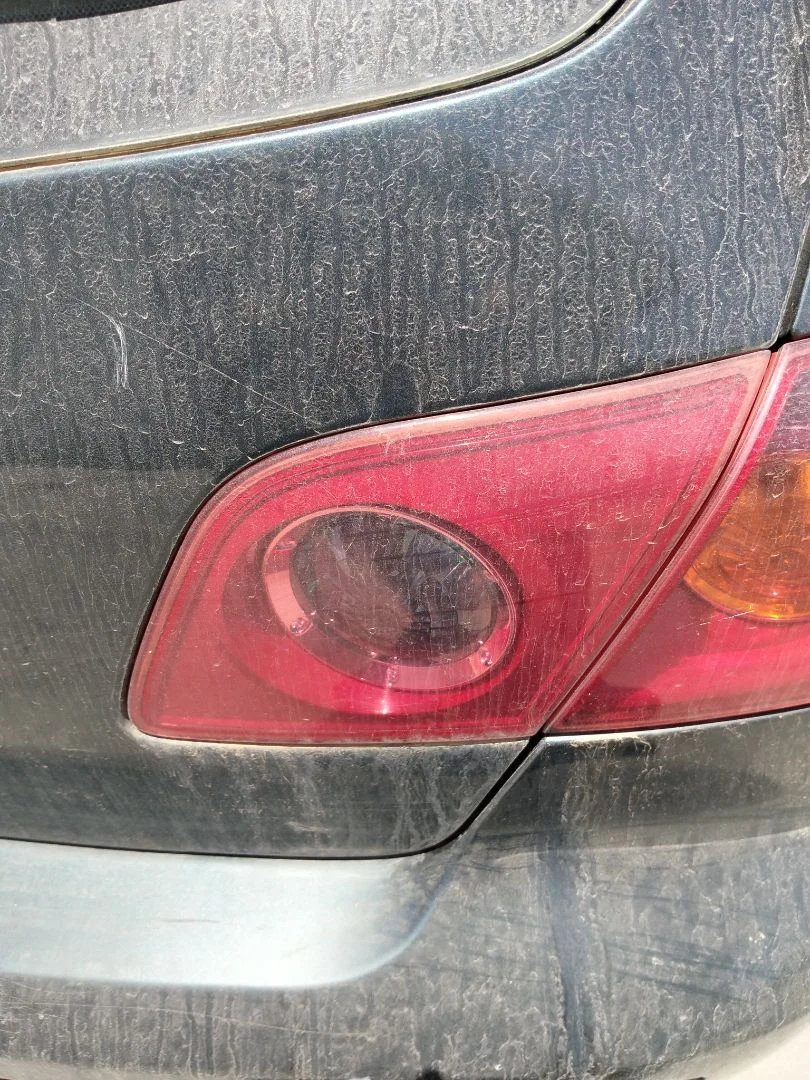 Foto de PILOTO TRASERO DERECHO INTERIOR MAZDA 3 BERLINA (BK) 1.6 16V CAT (105 CV / 77 KW)