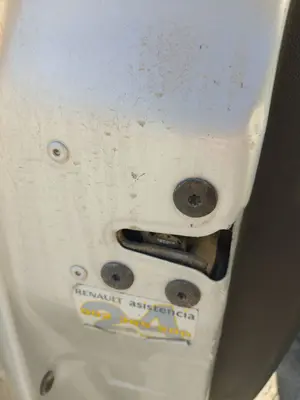 Foto de CERRADURA PUERTA DELANTERA IZQUIERDA RENAULT CLIO III 1.4 16V (98 CV / 72 KW) foto 2