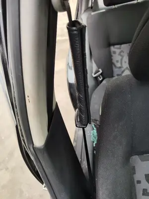 Foto de CINTURON SEGURIDAD DELANTERO DERECHO VOLKSWAGEN BORA BERLINA (1J2)(1998) 1.9 TDI (110 CV / 81 KW)