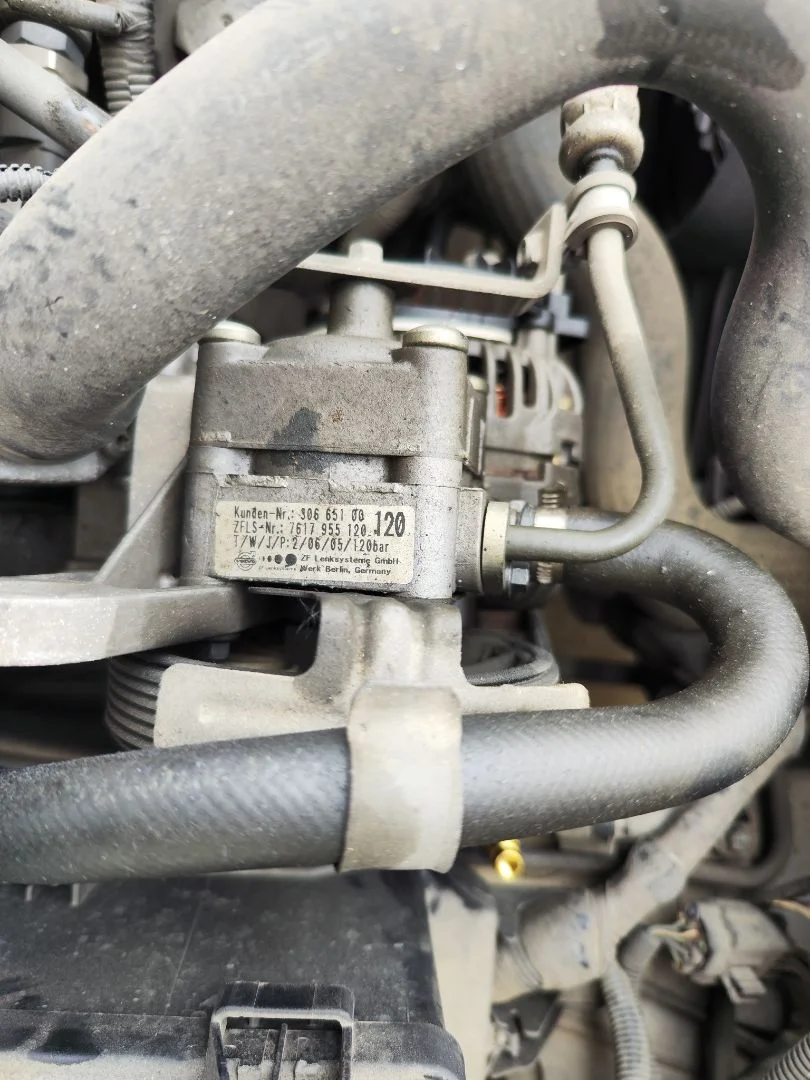 Foto de BOMBA DIRECCION VOLVO S80 BERLINA 2.4 Diesel (131 CV / 96 KW)