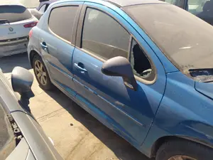 Foto de PUERTA DELANTERA DERECHA PEUGEOT 207 1.6 16V CAT (109 CV / 80 KW) referencia 9004X8