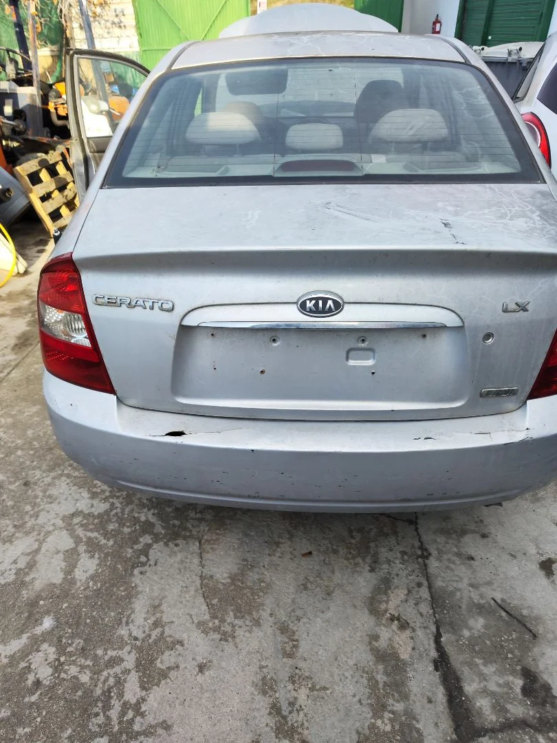 Foto de TAPA MALETERO KIA CERATO (LD) 1.5 CRDi (102 CV / 75 KW) referencia 692002F581