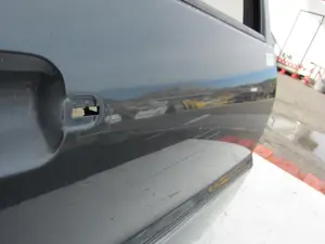 Foto de PUERTA TRASERA DERECHA VOLKSWAGEN POLO III BERLINA (6N2) 1.4 16V (75 CV / 55 KW) foto 9