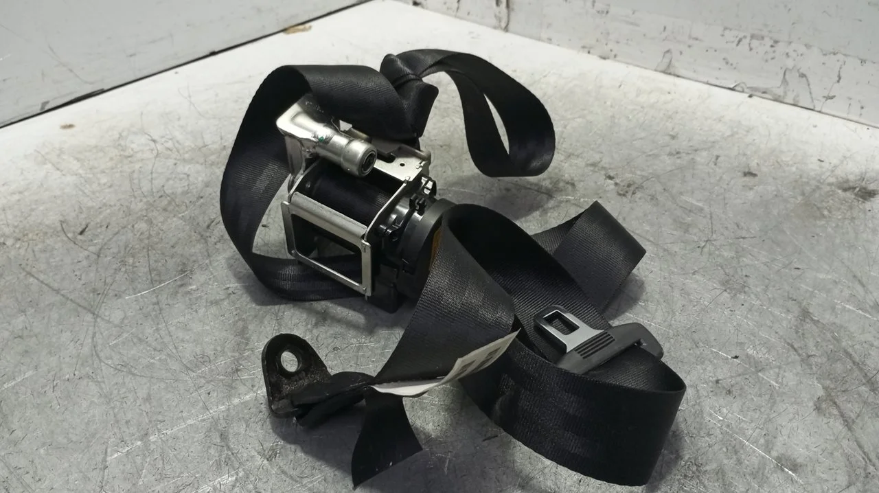 Foto de CINTURON SEGURIDAD TRASERO IZQUIERDO MG HS 1.5 Turbo (161 CV / 119 KW) referencia 10749027