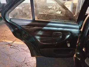 Foto de GUARNECIDO PUERTA TRASERA IZQUIERDA PEUGEOT 406 BERLINA (S1/S2) 2.0 HDi CAT (90 CV / 66 KW) referencia 9308L6
