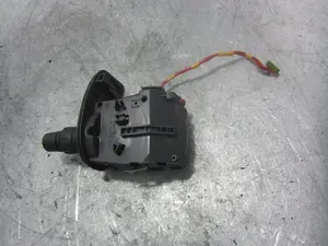 Foto de MANDO INTERMITENTES RENAULT CLIO III 1.5 dCi Diesel CAT (86 CV / 63 KW) referencia 88102002477 foto 4