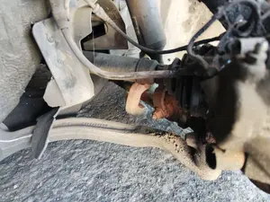 Foto de EJE DELANTERO / CUNA MOTOR AUDI A6 BERLINA (4B2) 2.5 V6 24V TDI (150 CV / 110 KW)