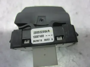 Foto de INTERRUPTOR RENAULT CAPTUR I 1.5 dCi Diesel FAP Energy (90 CV / 66 KW) referencia 255502964R foto 2