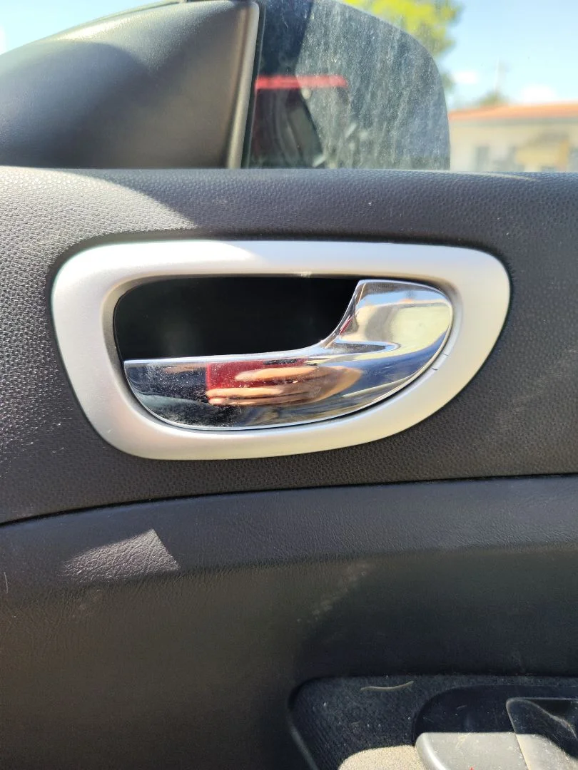 Foto de MANETA INTERIOR DELANTERA DERECHA PEUGEOT 307 BERLINA (S2) 1.4 16V CAT (KFU / ET3J4) (88 CV / 65 KW)
