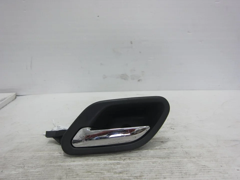Foto de MANETA INTERIOR TRASERA IZQUIERDA BMW SERIE 5 BERLINA (E39) 2.8 24V CAT (193 CV / 142 KW) referencia 8226049