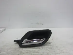 Foto de MANETA INTERIOR TRASERA IZQUIERDA BMW SERIE 5 BERLINA (E39) 2.8 24V CAT (193 CV / 142 KW) referencia 8226049