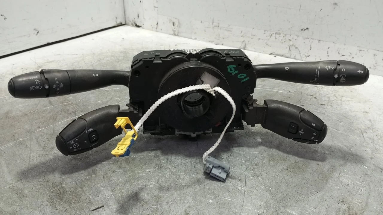 Foto de MANDO MULTIFUNCION PEUGEOT 308 SW 2.0 16V HDi FAP CAT (RHR / DW10BTED4) (136 CV / 100 KW) referencia 96721171XT