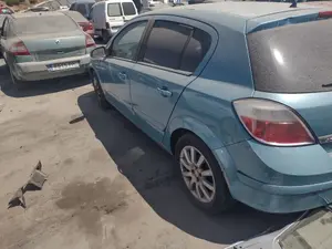 Foto de PARAGOLPES TRASERO OPEL ASTRA H BERLINA 1.6 16V (105 CV / 77 KW) referencia 24460353