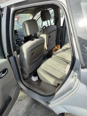 Foto de GOMAS CONTORNO PUERTA RENAULT SCENIC II (JM) 1.5 dCi Diesel (101 CV / 74 KW) referencia 7701475031 foto 3