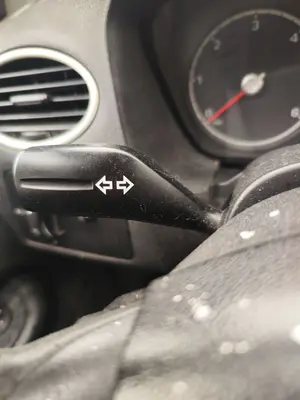 Foto de MANDO INTERMITENTES FORD FOCUS BERLINA (CAP) 1.6 TDCi CAT (90 CV / 66 KW)