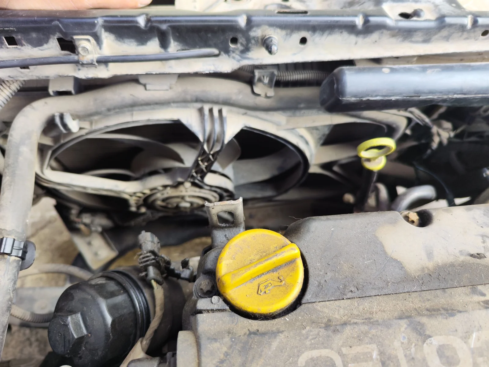 Foto de ELECTROVENTILADOR RADIADOR AIRE ACONDICIONADO OPEL CORSA C 1.2 16V CAT (Z 12 XEP / LB4) (80 CV / 59 KW)