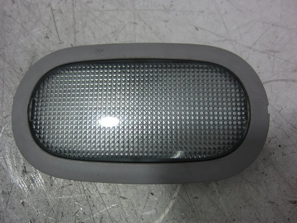 Foto de LUZ INTERIOR RENAULT CLIO II FASE I (B/CB0) 1.2 (58 CV / 43 KW) referencia 7700410612