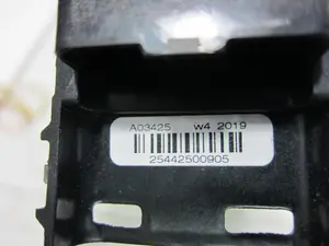 Foto de CERRADURA PUERTA DELANTERA DERECHA CITROEN C5 AIRCROSS 1.2 12V e-THP / PureTech (131 CV / 96 KW) referencia 25442500905 foto 4