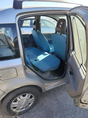 Foto de GOMAS CONTORNO PUERTA FIAT II PANDA (169) 1.2 CAT (60 CV / 44 KW)
