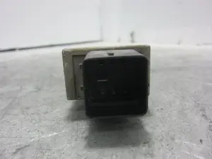 Foto de CAJA PRECALENTAMIENTO NISSAN CABSTAR E 3.0 Diesel (120 CV / 88 KW) referencia 9640469680 foto 25