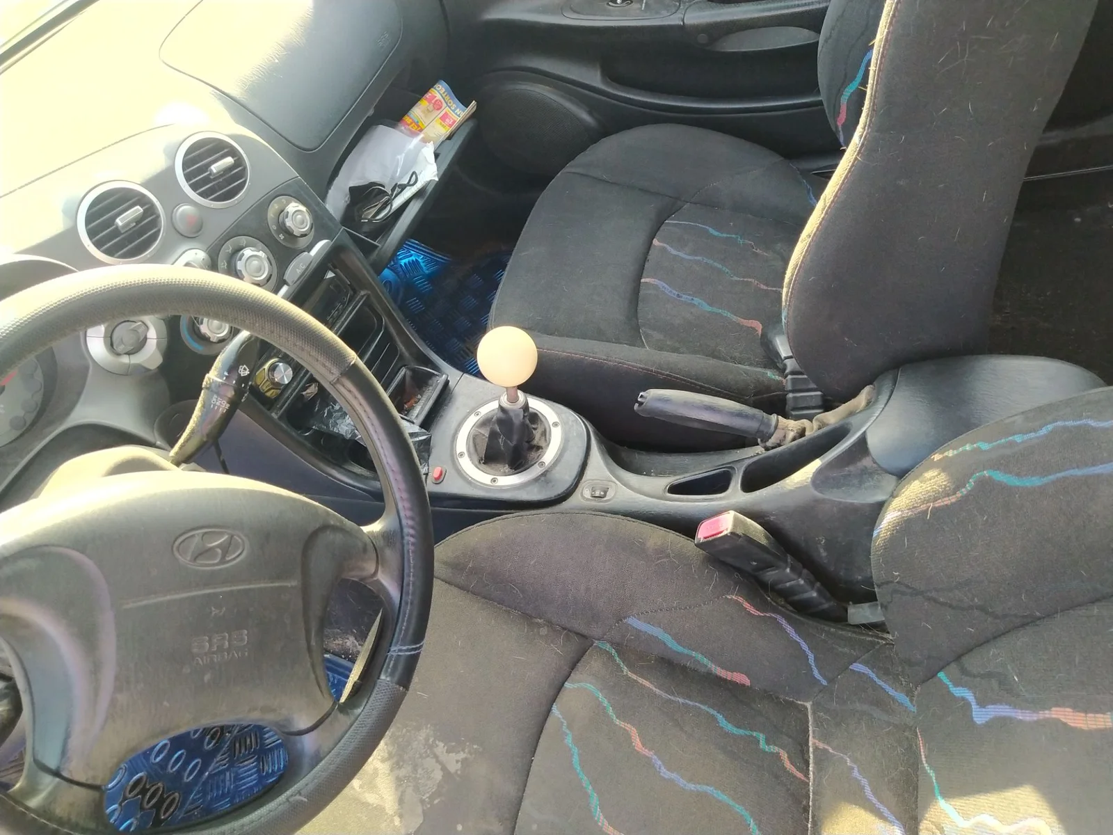 Foto de ENGANCHE CINTURON DELANTERO IZQUIERDO HYUNDAI COUPE (RD) 1.6 16V CAT (107 CV / 79 KW)