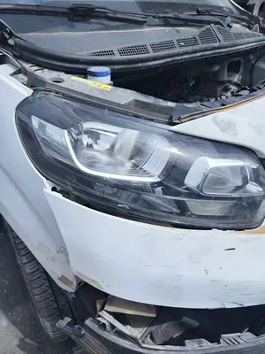 Foto de FARO DERECHO FIAT SCUDO (506) FURGON 1.5 (100 CV / 75 KW) referencia 9808567680