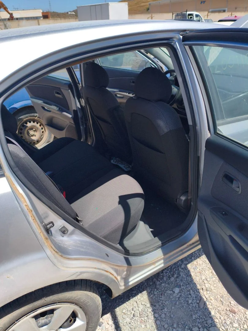 Foto de GOMAS CONTORNO PUERTA KIA RIO (JB) 1.5 CRDi (110 CV / 81 KW) referencia 863721G001